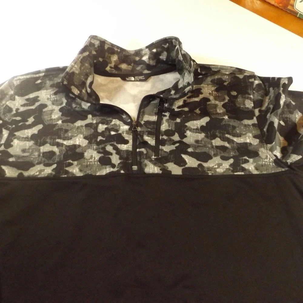 The North Face 1/4 Zip Pullover Black Gray Camo Sweater with Chest Pocket Mens X
